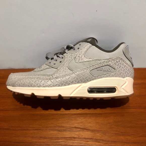 Nike Air Max 90 Wolf Grey Sneak Sneakers - Picture 2 of 3